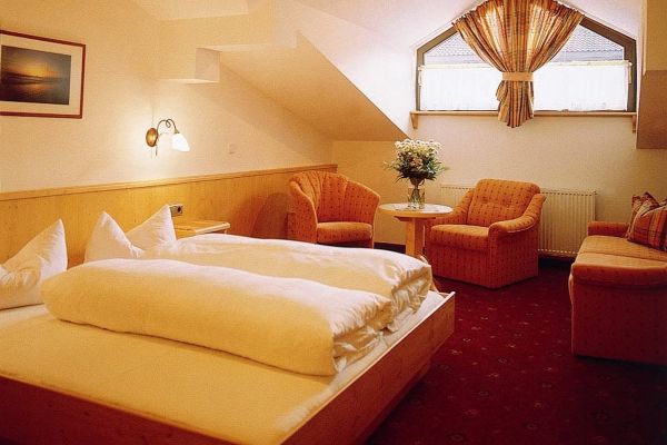 Apart - Hotel Garni Strasser (Zell am Ziller)